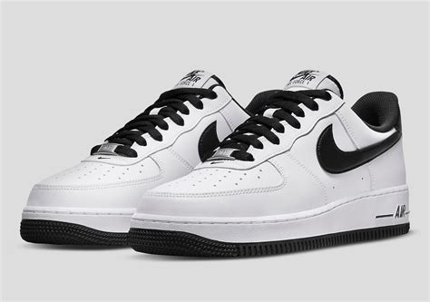 nike air force vergeelde zool|nike air force 1 black and white.